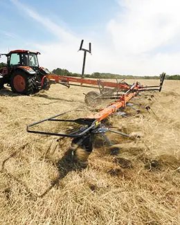 Kubota hay tedder